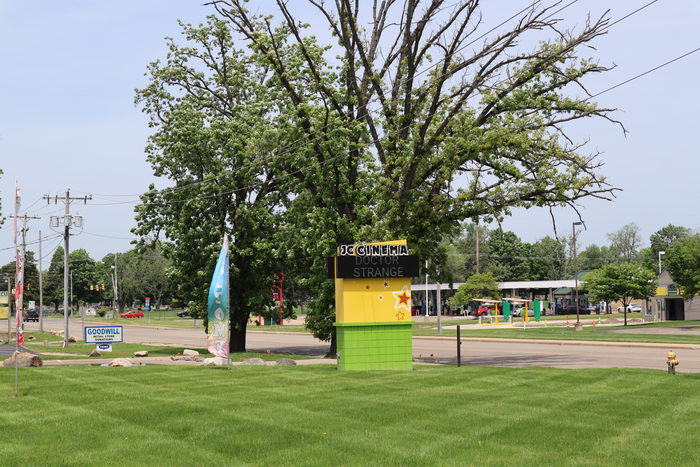 Towne Cinemas (JC Cinema) - May 29 2022 (newer photo)